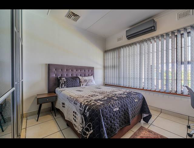 6 BEDROOM FREESTANDING FOR SALE IN ATHLONE PARK